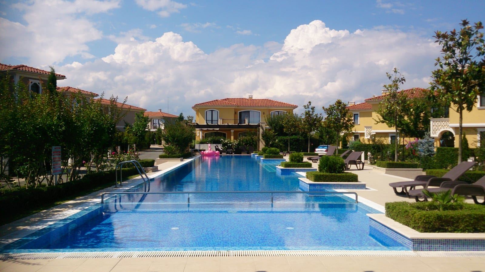 Luxury two-storey house in a prestigious complex in Pomorie
