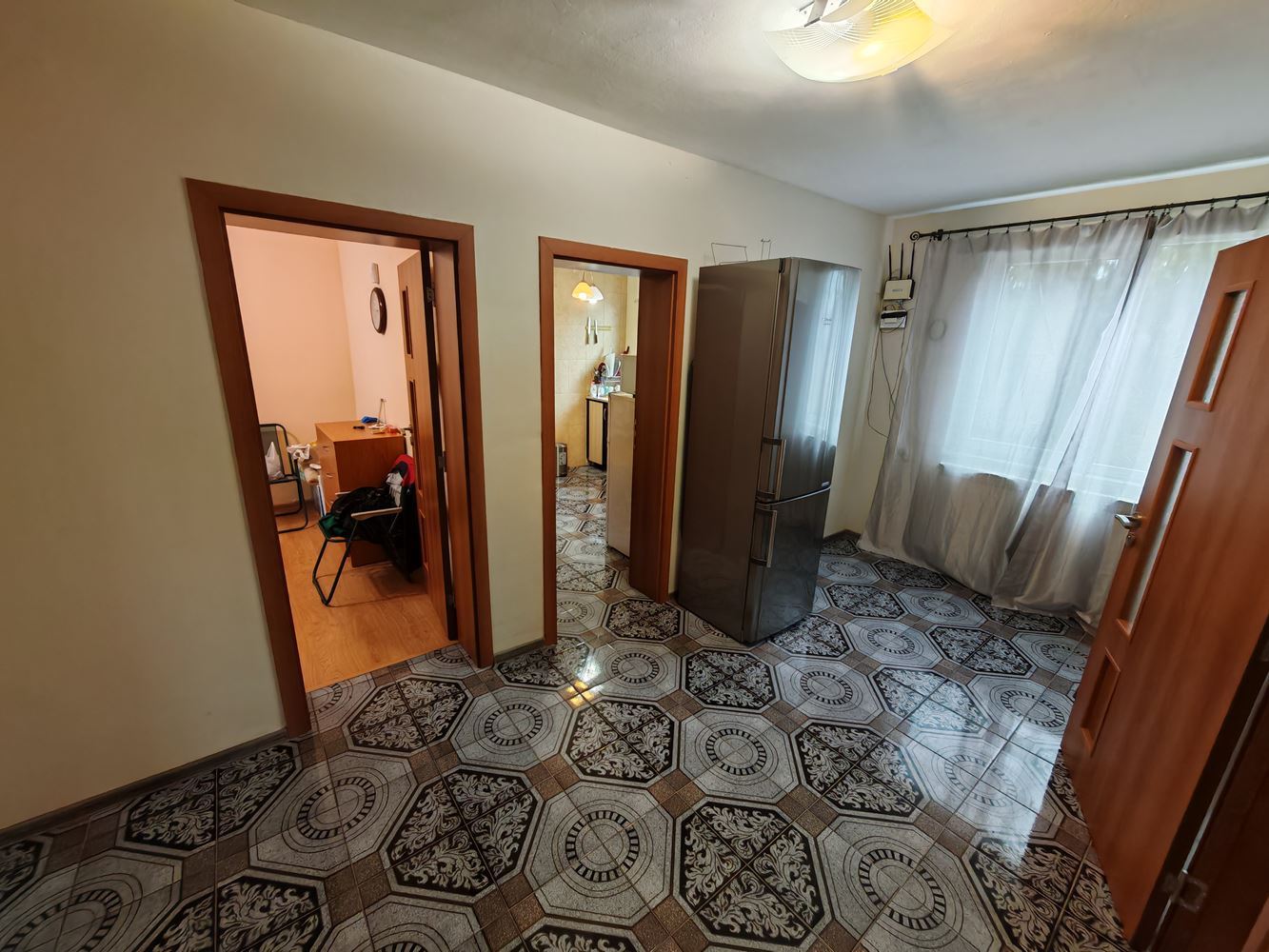 Detached two-storey house with a large yard and vineyard in Poroy village – space, comfort and tranquility