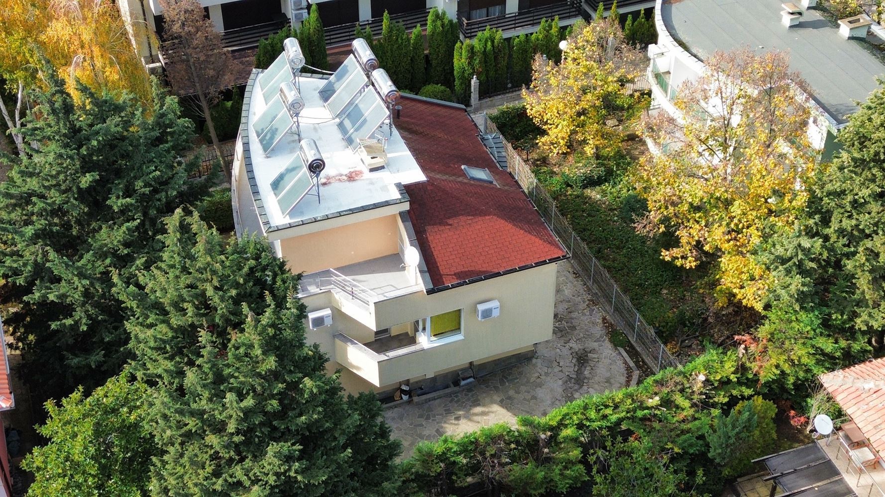 Panoramic Four-Storey House with 8 Bedrooms and Sea View in Sunny Beach – No Maintenance Fee