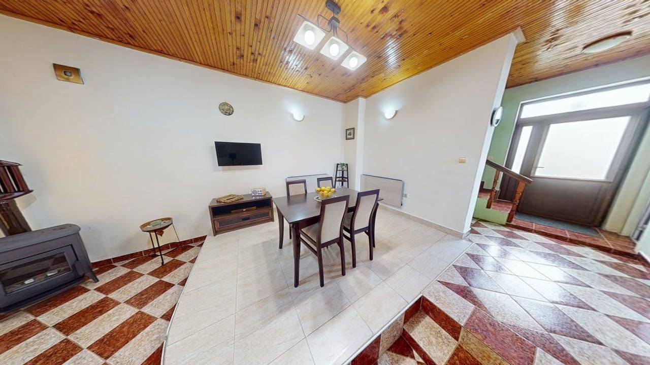 Two-storey house in Poroy village – peace, space and comfort near the sea