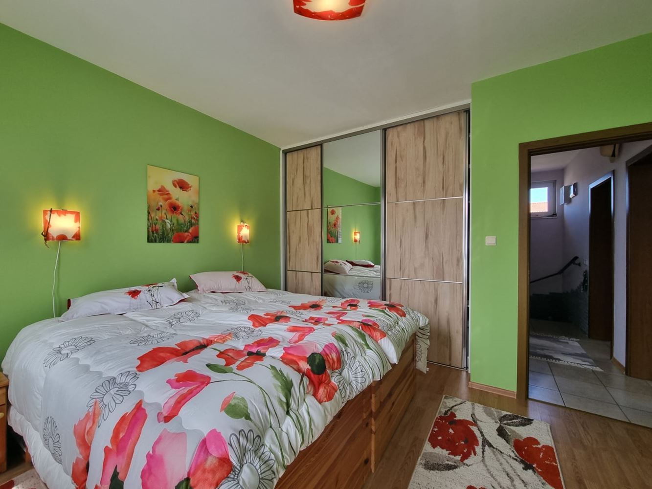 Beautiful two-storey house with yard, garage, and modern heating in Kosharitsa