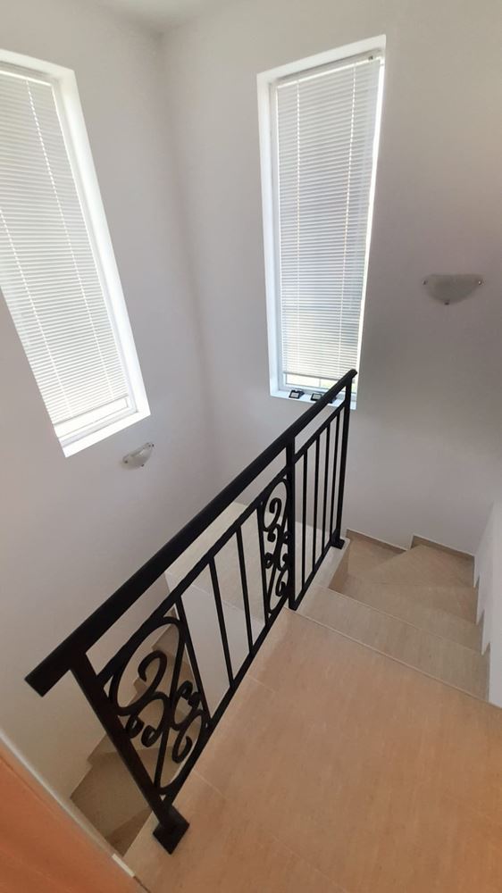Detached house with yard and swimming pool in a villa zone of Sunny Beach