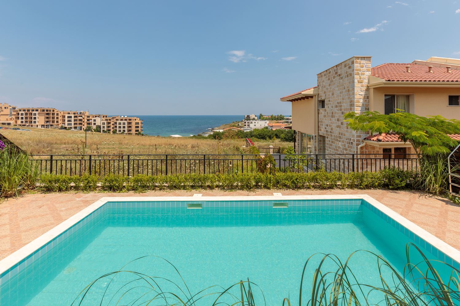 Prestigious seaside house with pool in Lozenets – luxury, tranquility, and inspiring views