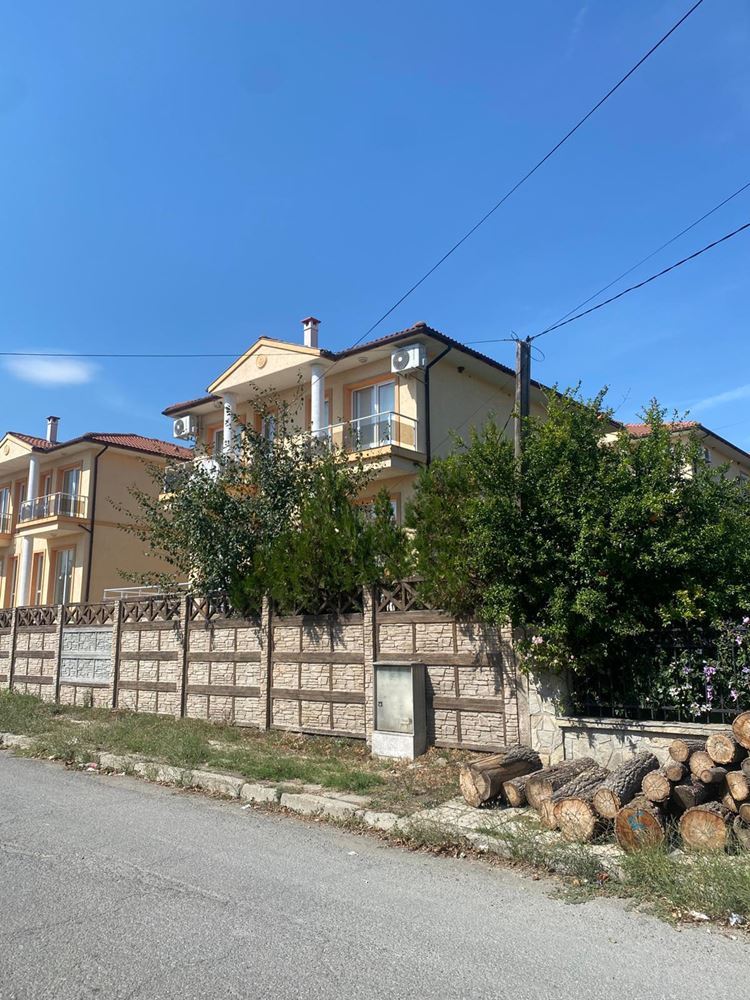 Detached Two-Storey House in Kabлeshkovo – Fully Furnished and Ready to Move In