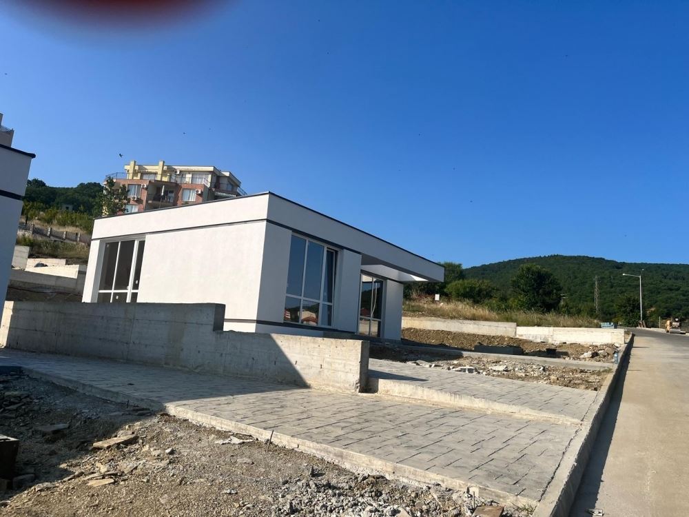 Ready-to-Move-In One-Storey House with Spacious Yard and Sea Panorama in Sveti Vlas – No Maintenance Fee