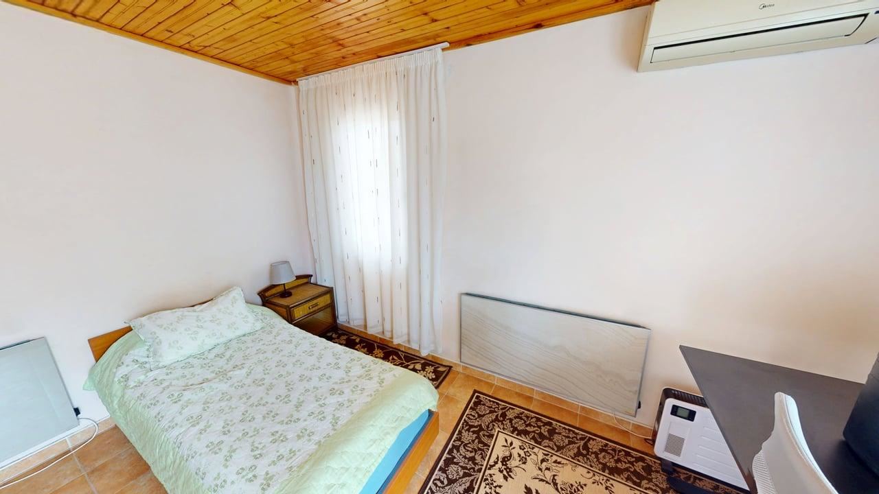 Two-storey house in Poroy village – peace, space and comfort near the sea