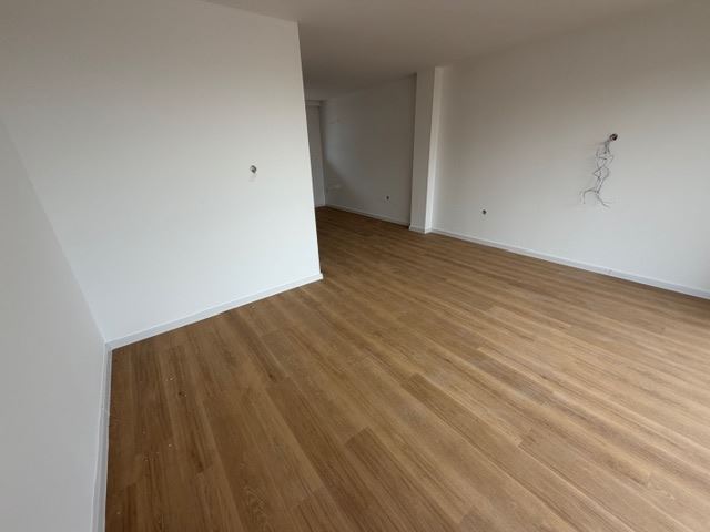 Three-storey terraced house in Banevo – modern construction, yard and two parking spaces