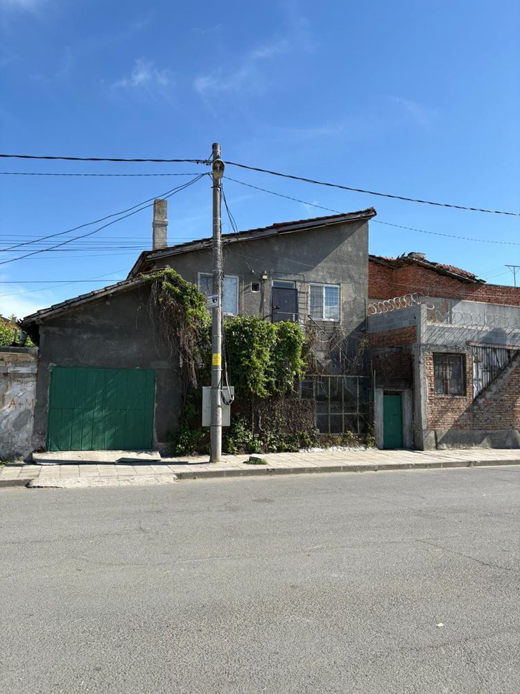 Burgas – Detached Two-Storey House with Garage and Option for Two Independent Households