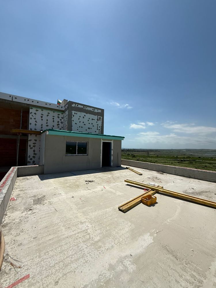 Luxury spacious house with panoramic terraces and a private garden in a modern complex near the sea