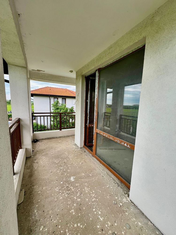 Detached two-storey house with yard and swimming pool in a gated complex in Aheloy
