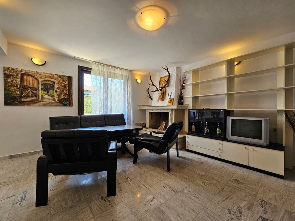 Spacious Detached House with Panoramic Views in Kosharitsa