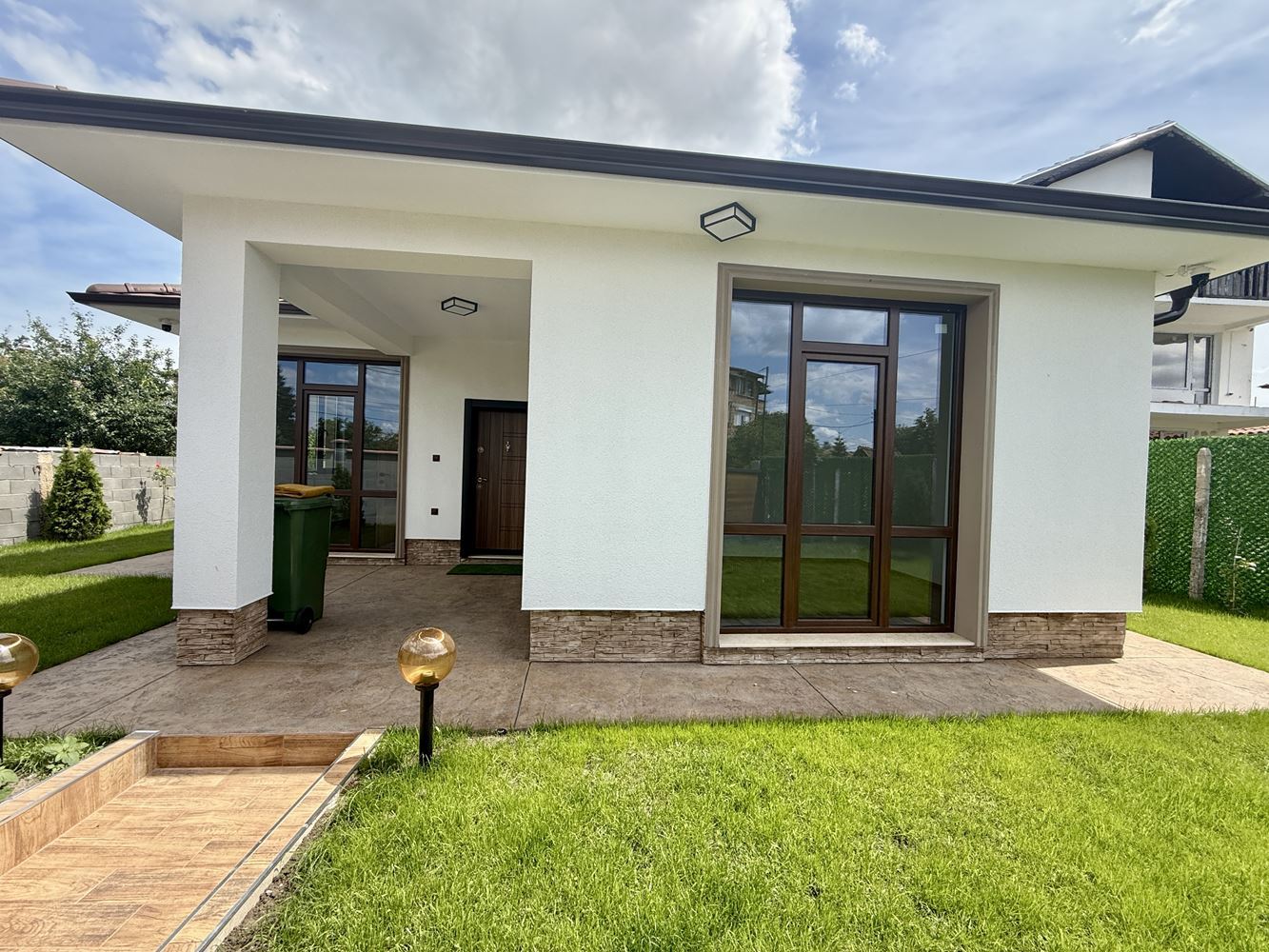 New Single-Storey House with Three Bedrooms and Private Garden – Comfort, Peace, and Quality near Sunny Beach
