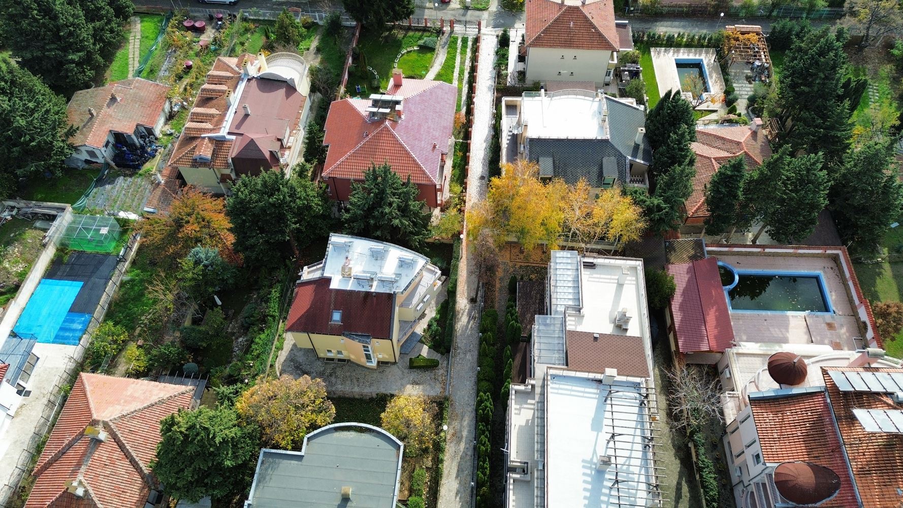 Panoramic Four-Storey House with 8 Bedrooms and Sea View in Sunny Beach – No Maintenance Fee