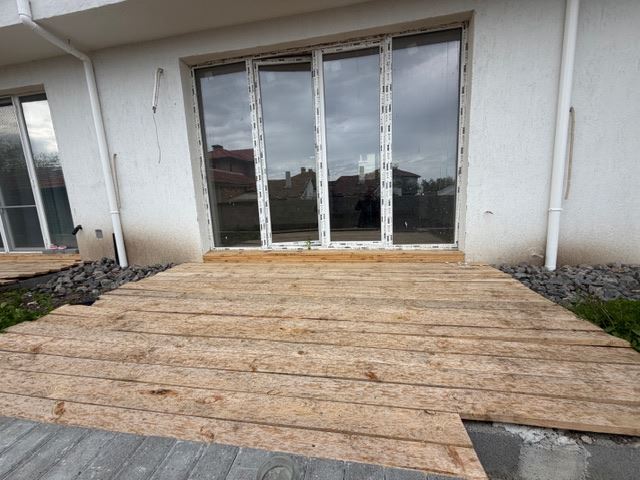 Three-storey terraced house in Banevo – modern construction, yard and two parking spaces