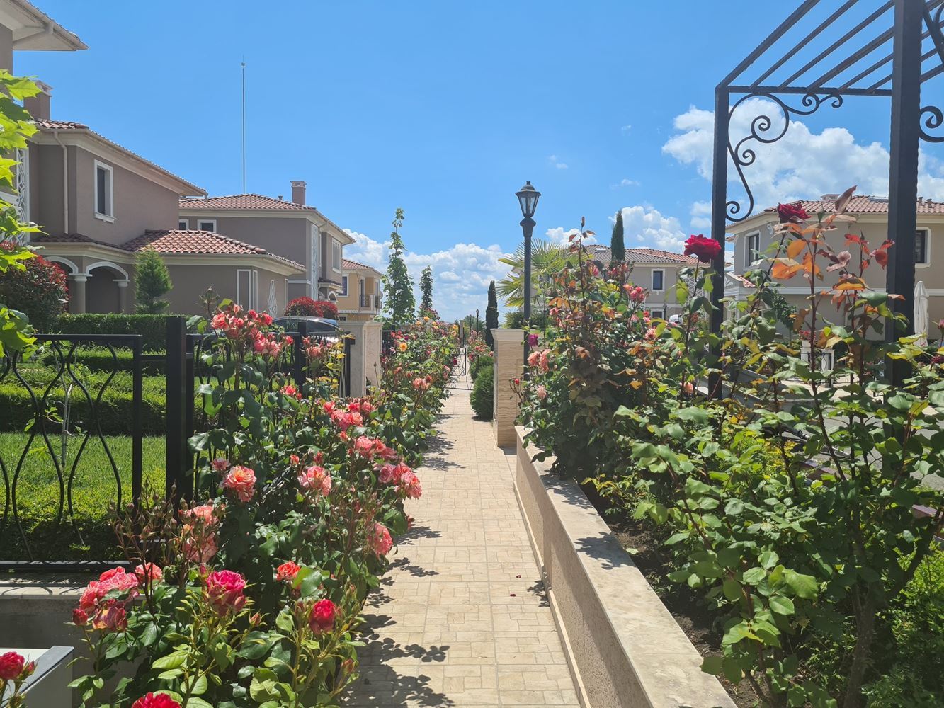 Luxury house with two parking spaces in a new gated complex in Pomorie – an excellent investment opportunity for your dream home