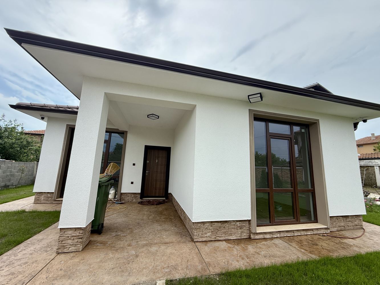 New Single-Storey House with Three Bedrooms and Private Garden – Comfort, Peace, and Quality near Sunny Beach