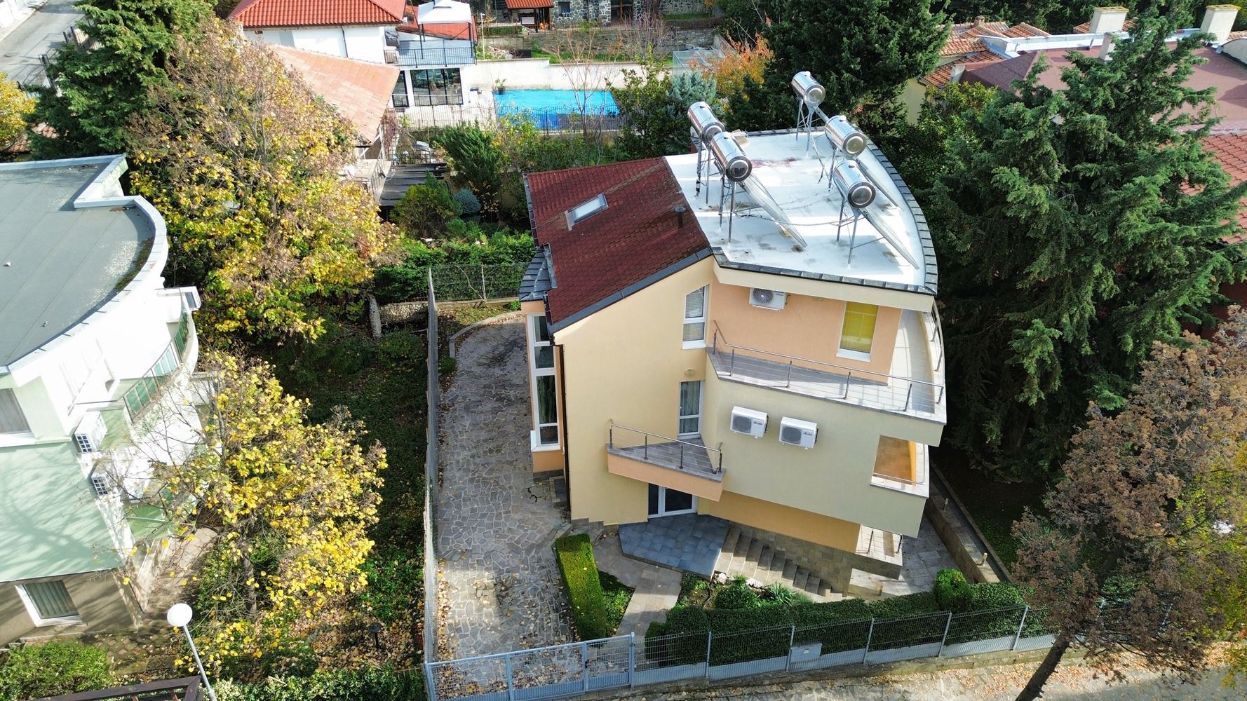 Panoramic Four-Storey House with 8 Bedrooms and Sea View in Sunny Beach – No Maintenance Fee