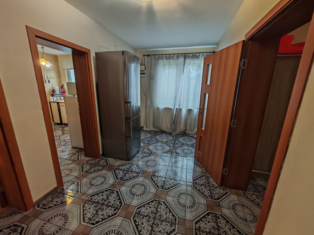 Detached two-storey house with a large yard and vineyard in Poroy village – space, comfort and tranquility