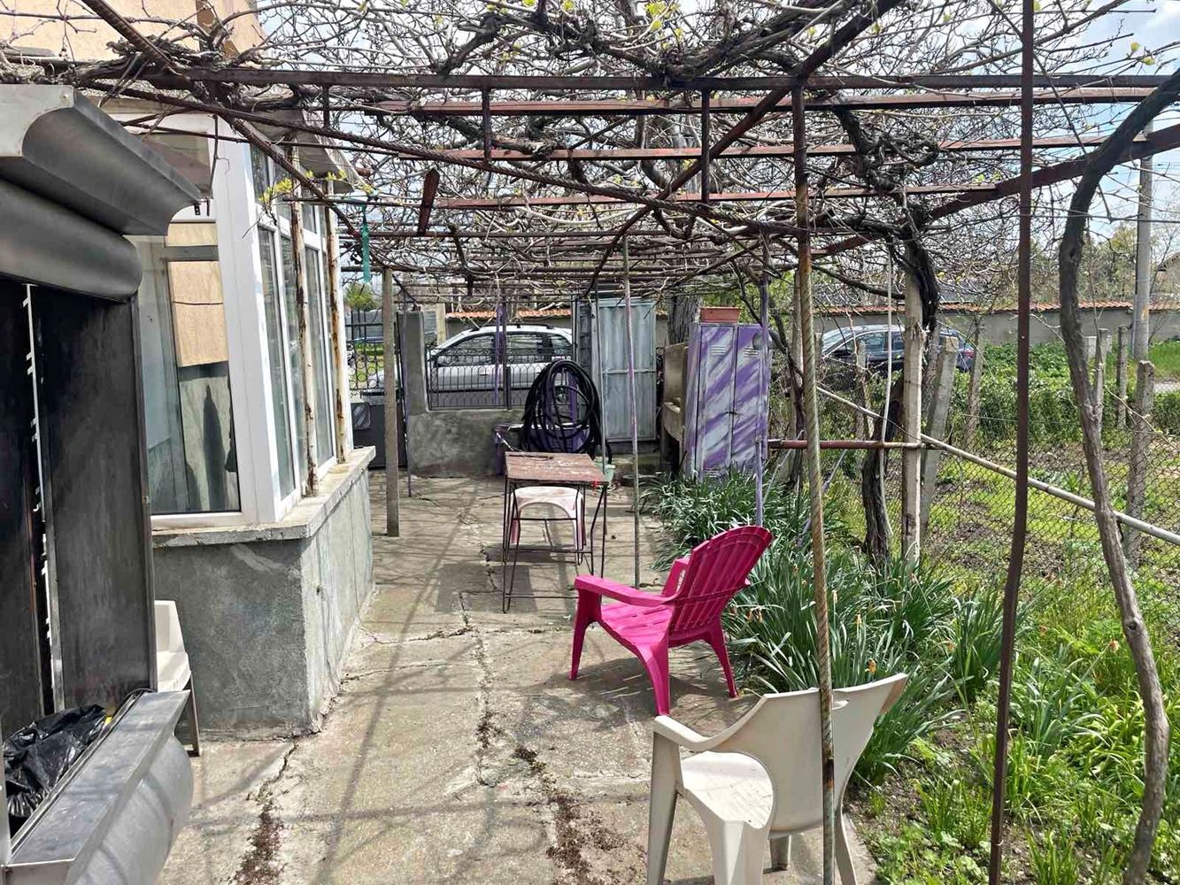 Detached part of a house with garden in Burgas – Banevo, spacious layout, functionality and excellent location near the mineral baths