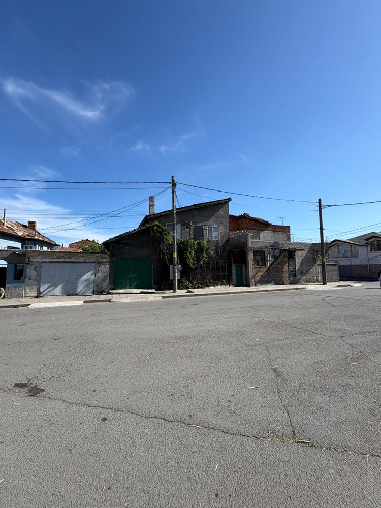 Burgas – Detached Two-Storey House with Garage and Option for Two Independent Households