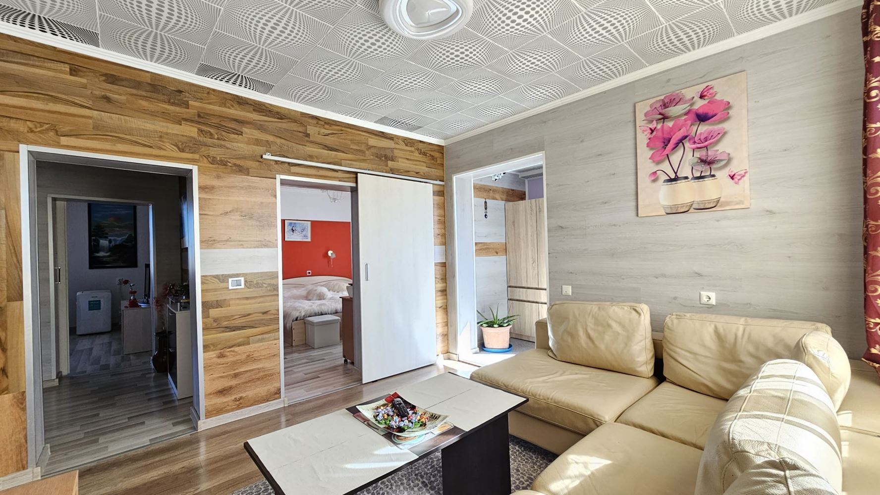 Excellent single-story house with pool and spacious yard in Dyulevo village