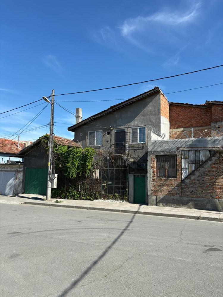 Burgas – Detached Two-Storey House with Garage and Option for Two Independent Households
