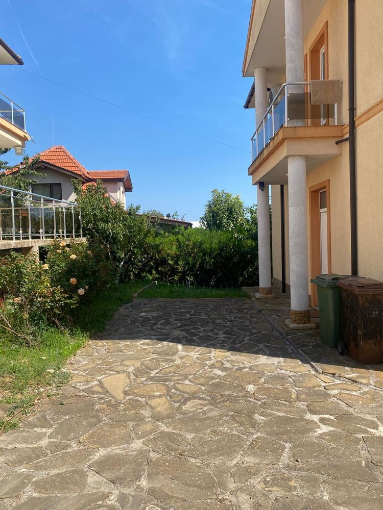 Detached Two-Storey House in Kabлeshkovo – Fully Furnished and Ready to Move In