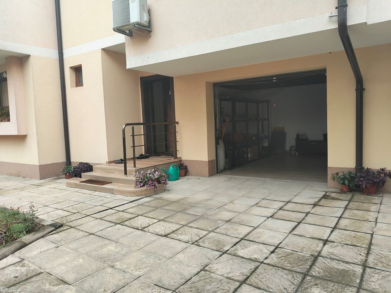 Spacious three-storey single-family house in the center of Ravda – comfort, prestige, and complete independence