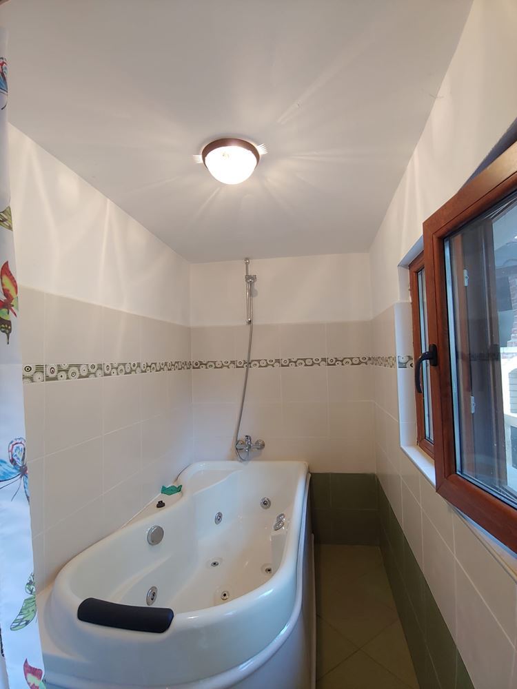 Spacious Two-Storey House with a Huge Garden, Fireplace, Sauna and Jacuzzi in Drachevo Village