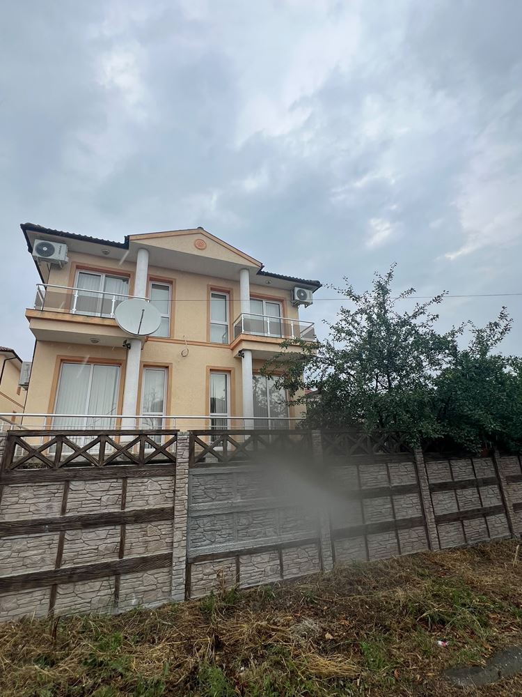 Detached Two-Storey House in Kabлeshkovo – Fully Furnished and Ready to Move In