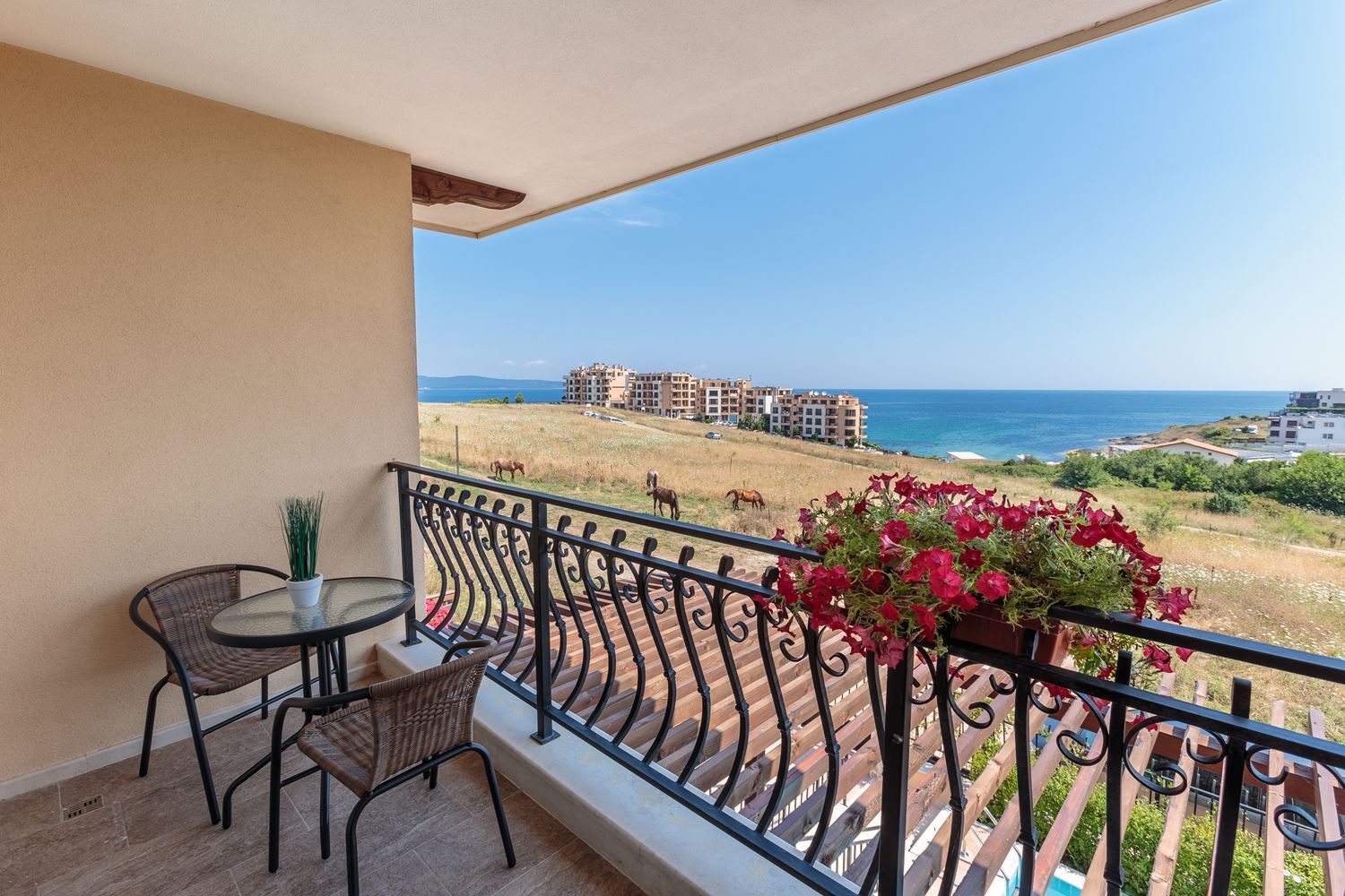 Prestigious seaside house with pool in Lozenets – luxury, tranquility, and inspiring views