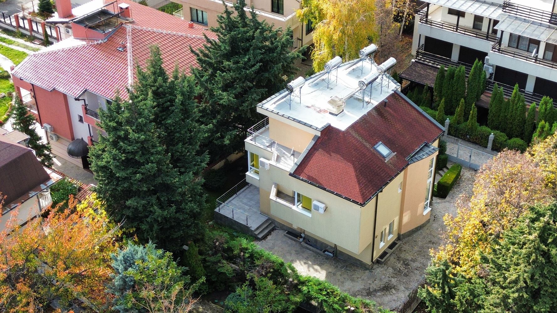 Panoramic Four-Storey House with 8 Bedrooms and Sea View in Sunny Beach – No Maintenance Fee