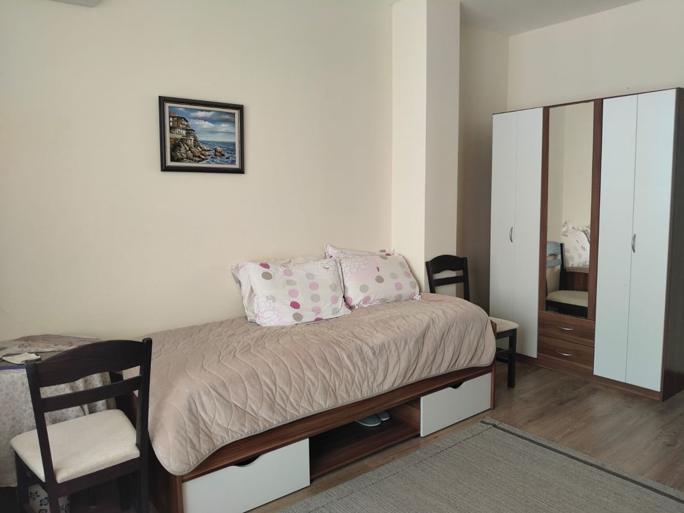 Spacious three-storey single-family house in the center of Ravda – comfort, prestige, and complete independence