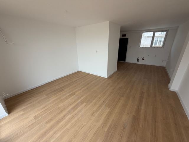 Three-storey terraced house in Banevo – modern construction, yard and two parking spaces