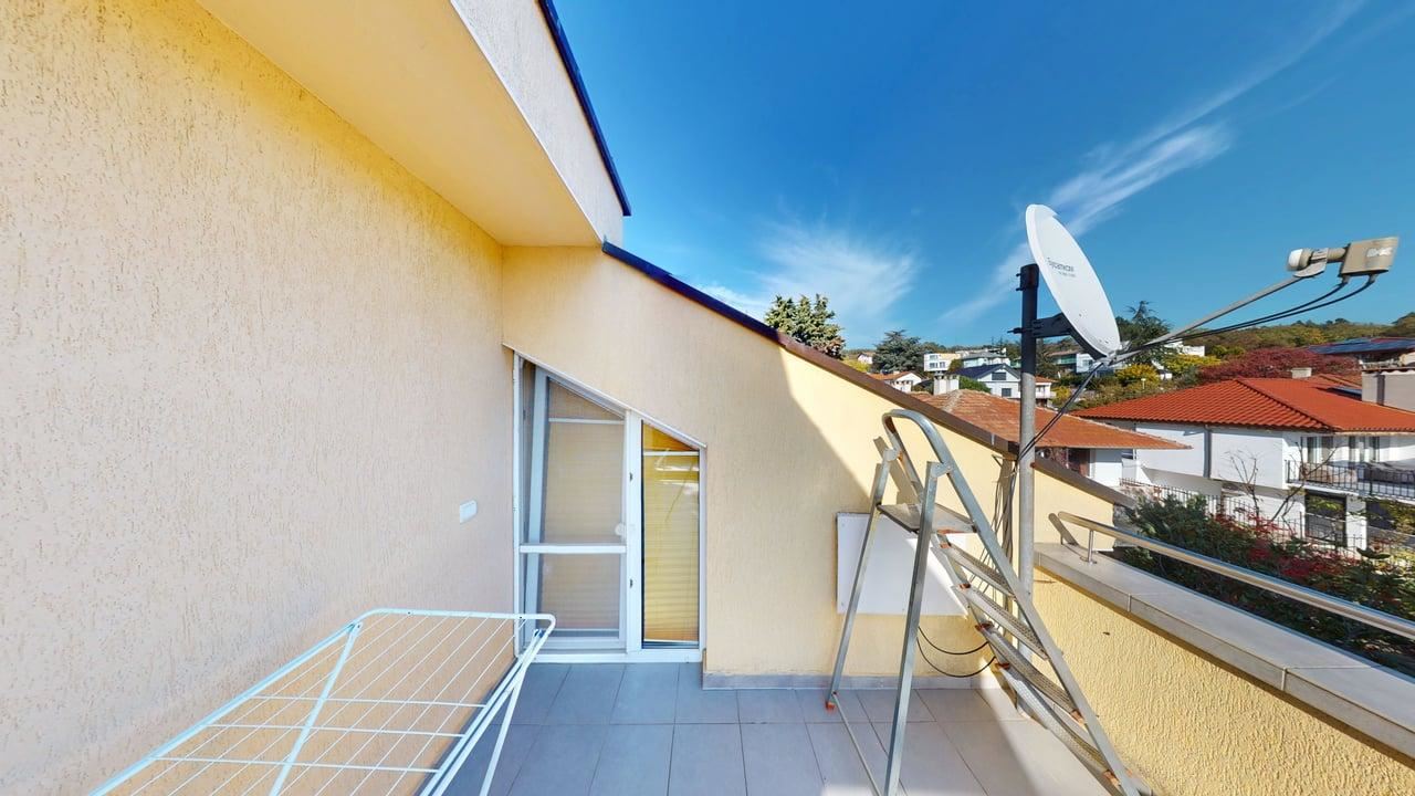 Panoramic Four-Storey House with 8 Bedrooms and Sea View in Sunny Beach – No Maintenance Fee