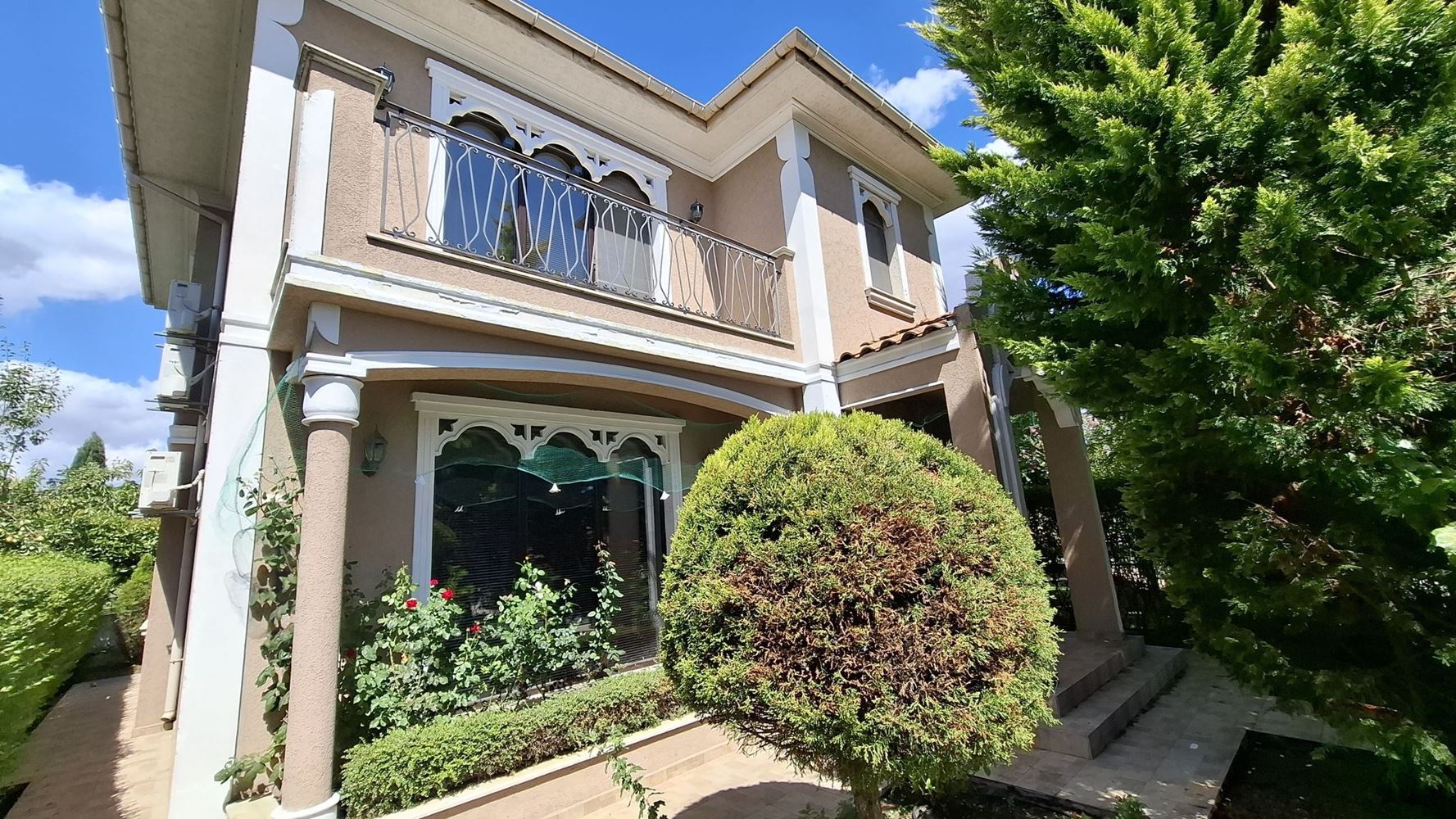 Luxury two-storey house in a prestigious complex in Pomorie