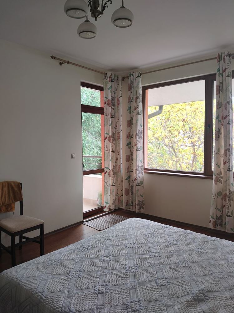 Spacious three-storey single-family house in the center of Ravda – comfort, prestige, and complete independence