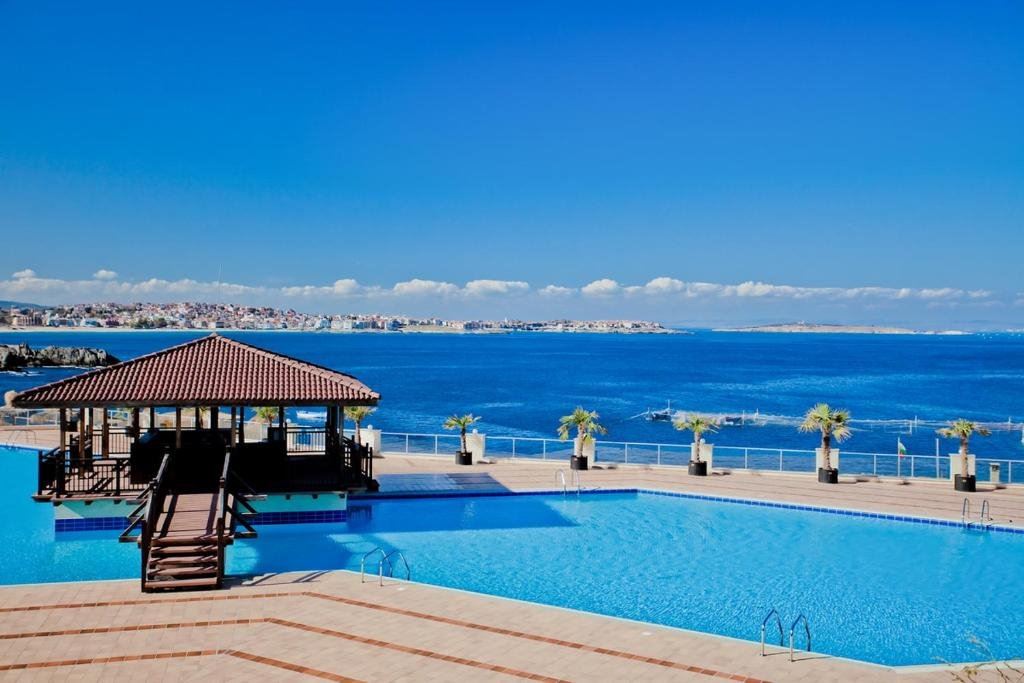 Elegant house with sea panorama in the prestigious Sozopolis complex in Sozopol – luxury, comfort, and investment on the first line