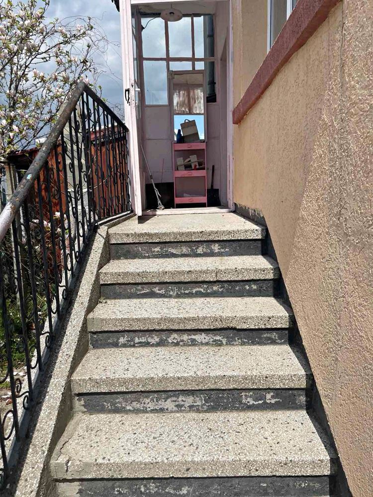 Detached part of a house with garden in Burgas – Banevo, spacious layout, functionality and excellent location near the mineral baths