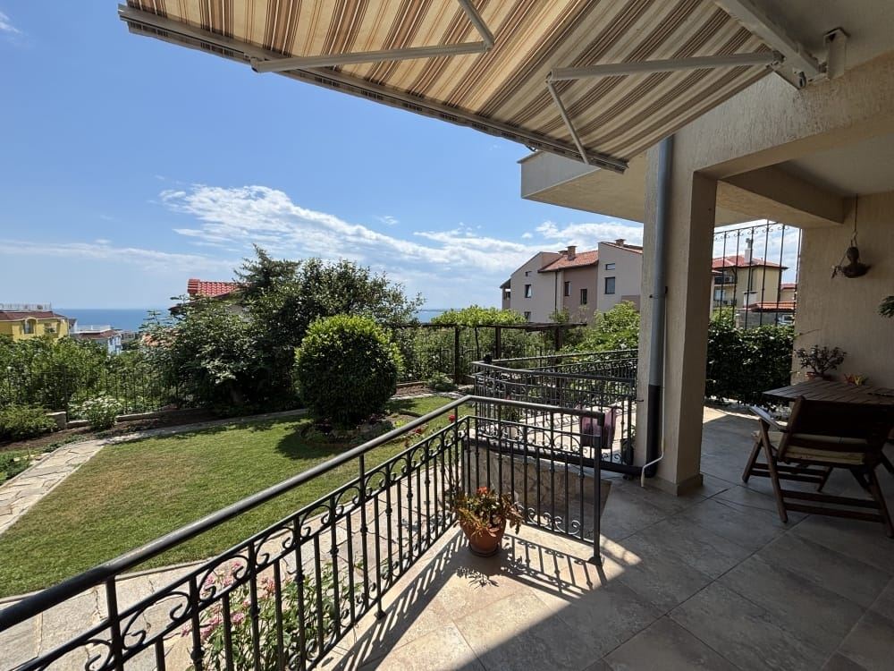 Detached House with Panoramic Sea View and Private Garden in Sveti Vlas