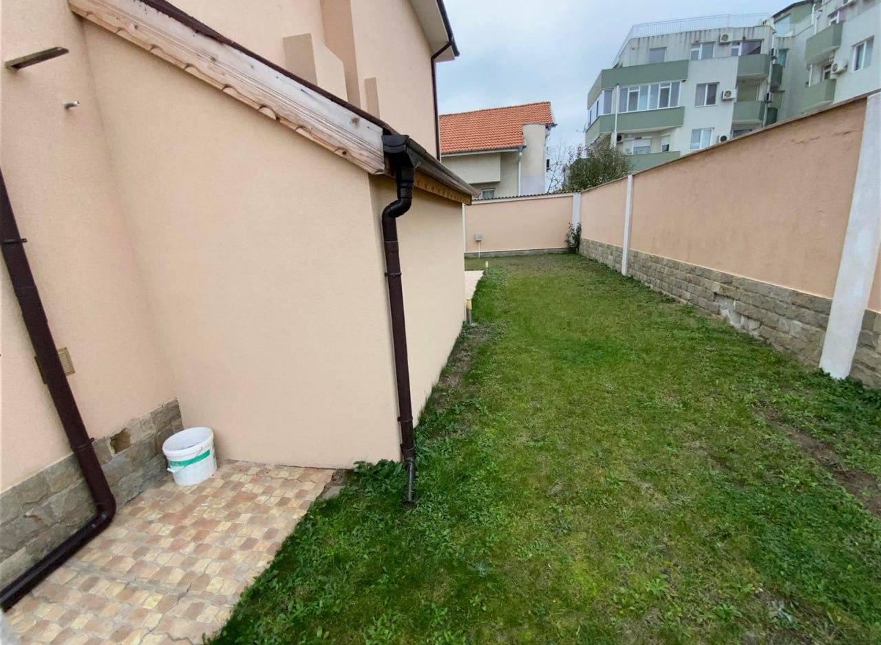 Modern House in the Center of Ravda – Luxurious Ready-to-Move-In Home with Excellent Location and Private Plot