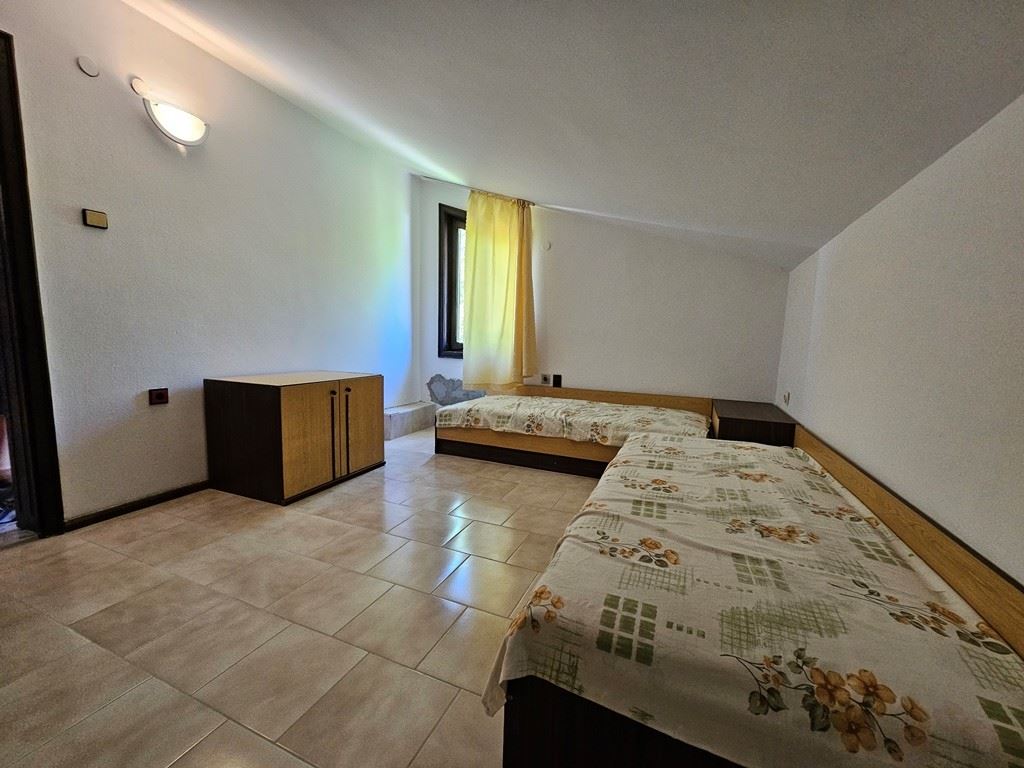 Spacious Detached House with Panoramic Views in Kosharitsa