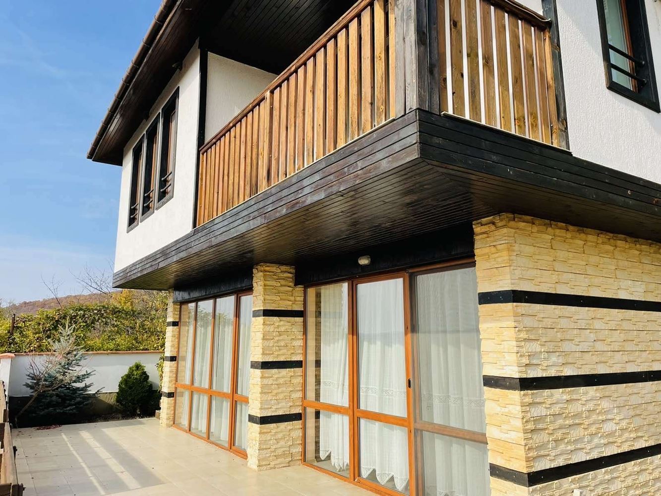 Two-storey house with a car as a gift in a secure complex in Goritsa