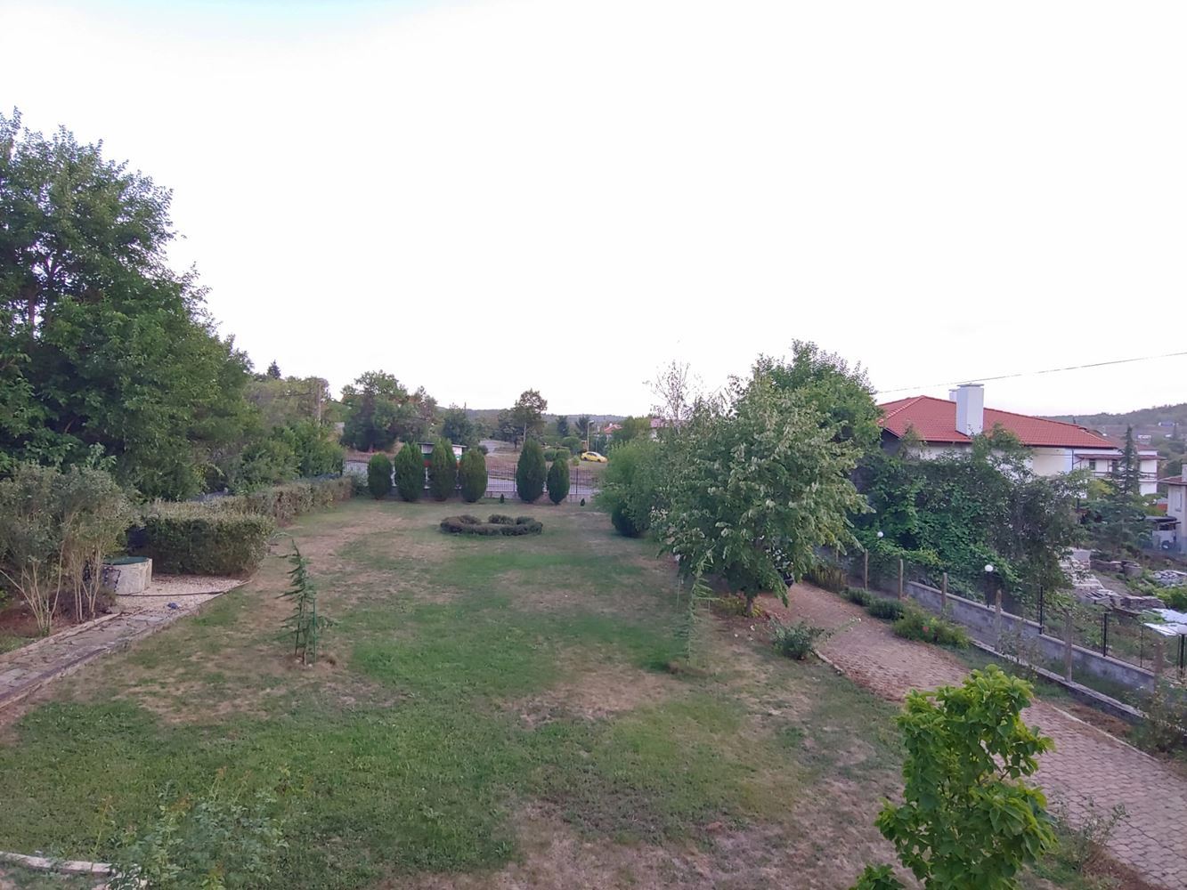 Spacious Two-Storey House with a Huge Garden, Fireplace, Sauna and Jacuzzi in Drachevo Village