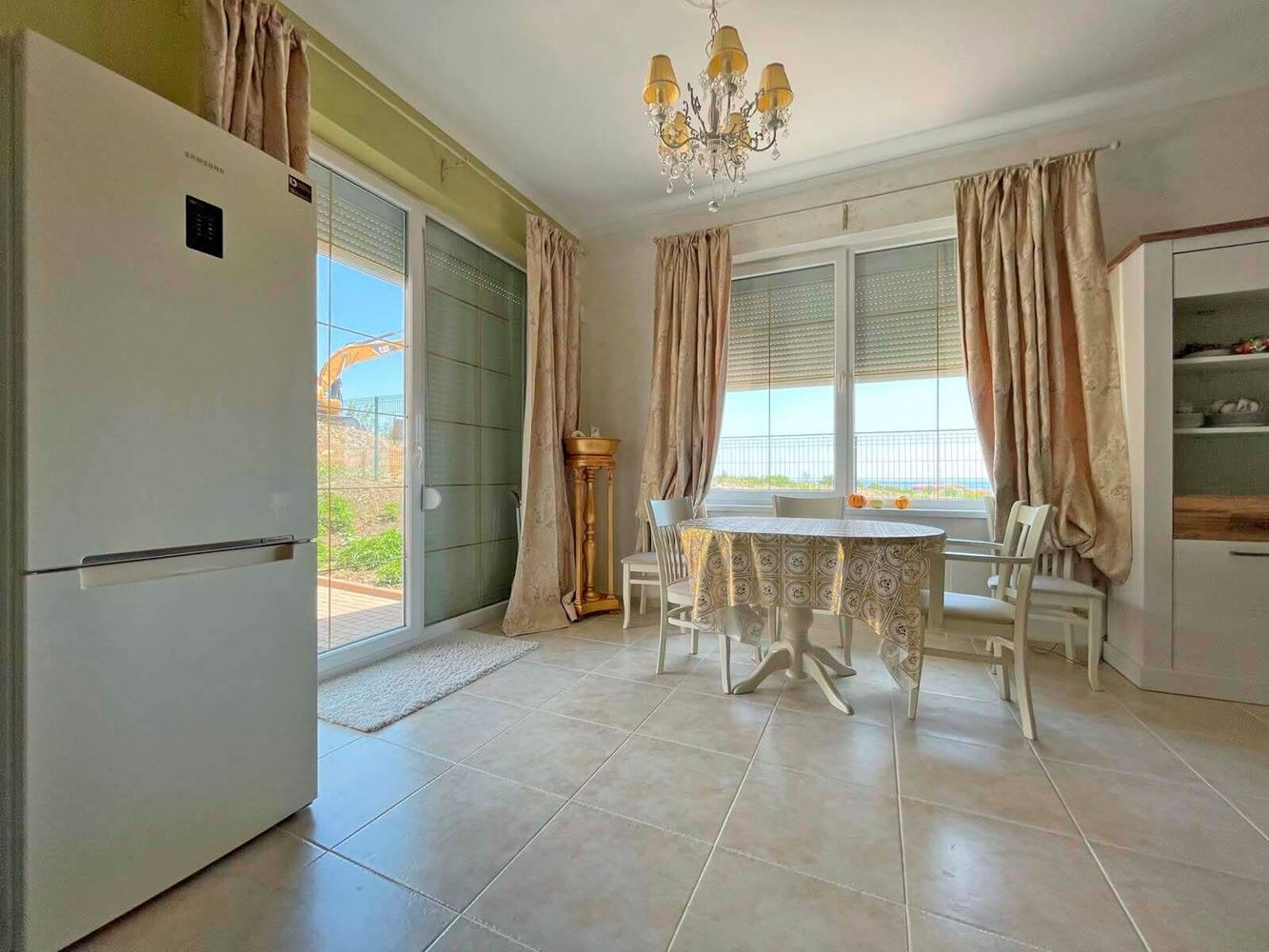 Luxury House with Pool and Panoramic Views in Kosharitsa – Only 5 Minutes from Sunny Beach