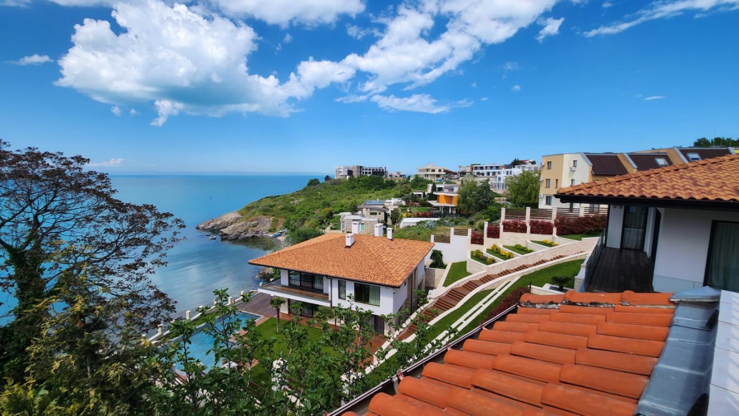 Stunning Three-Storey House on the First Sea Line in Sozopol with Panoramic Views of Paradise Bay