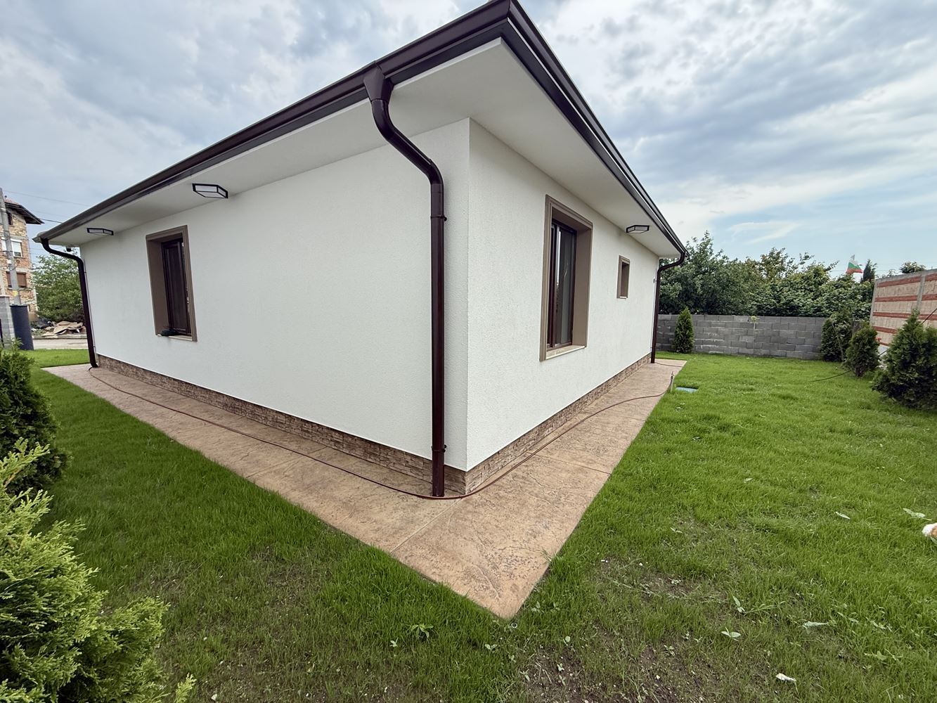New Single-Storey House with Three Bedrooms and Private Garden – Comfort, Peace, and Quality near Sunny Beach
