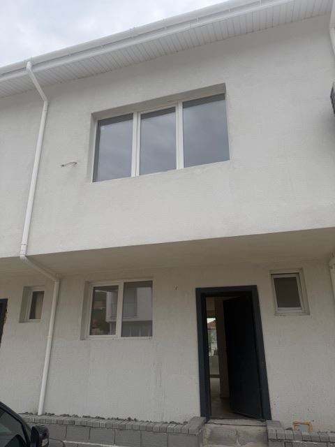Three-storey terraced house in Banevo – modern construction, yard and two parking spaces