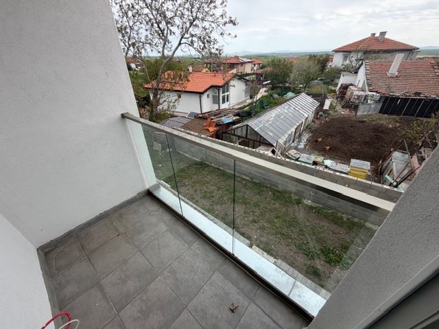 Three-storey terraced house in Banevo – modern construction, yard and two parking spaces