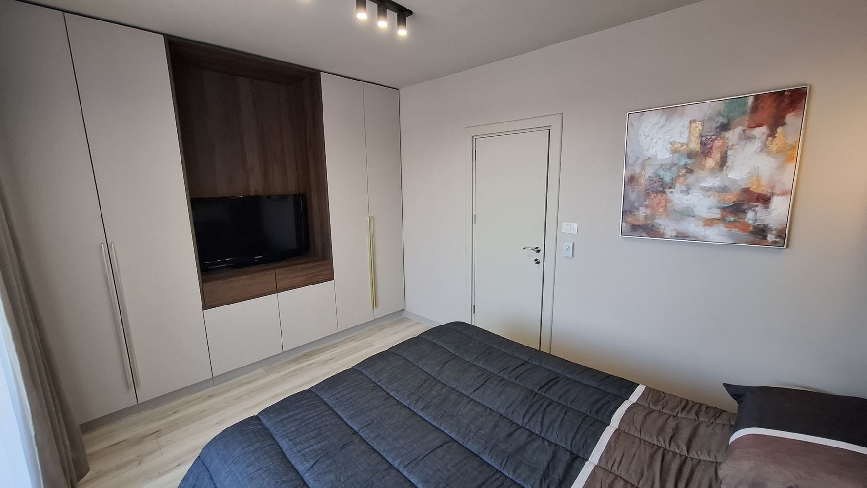 Luxury Three-Storey Townhouse 50 Meters from the Beach – Brand-New Home with Modern Interior and Complete Comfort